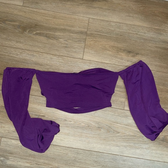 SHEIN Off Shoulder Twist Front Cut Out Crop Top - Picture 7 of 10